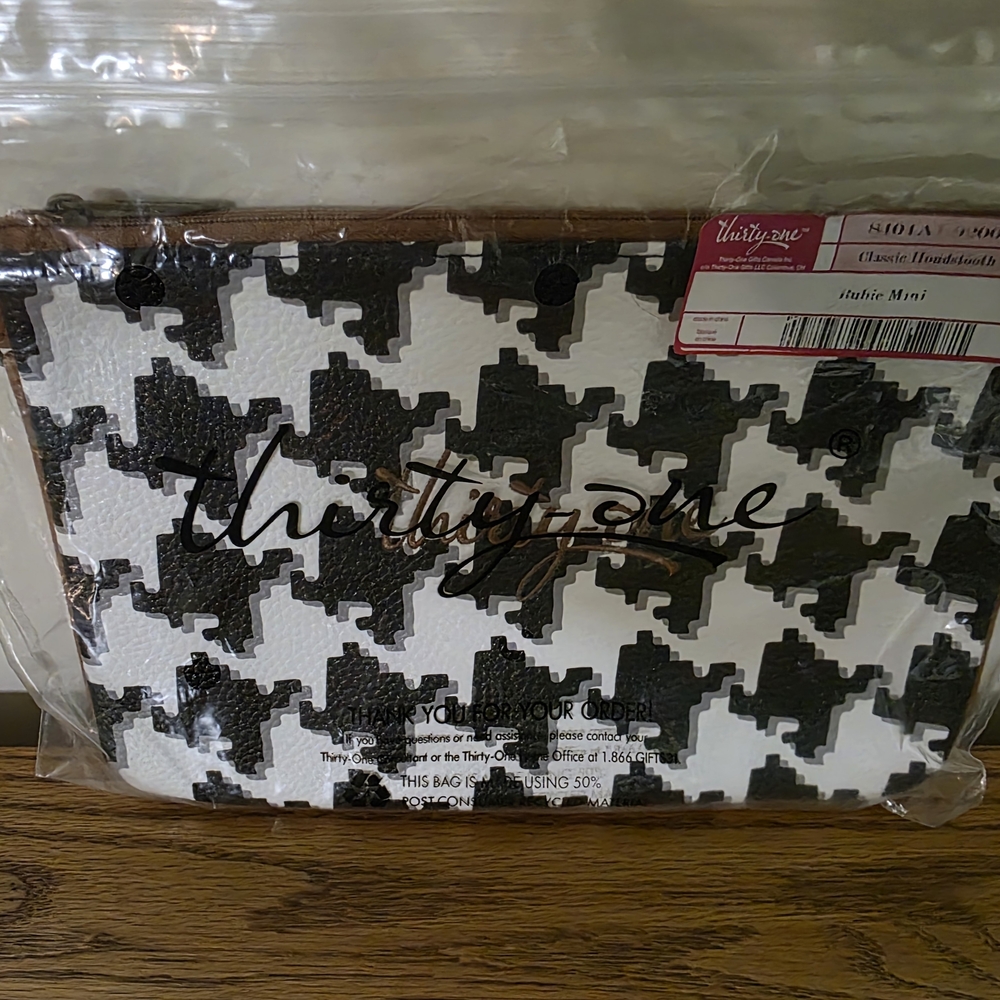 Thirty-One Rubie Mini in Houndstooth embroidered with Thirty-one